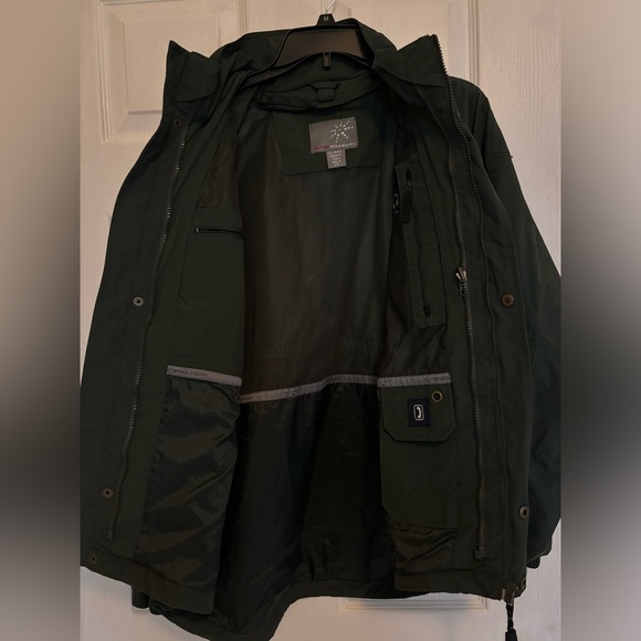 Outer Boundary Jacket (Windbreaker/Rain Resistant) - Picture 3 of 7